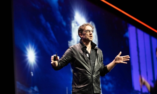 Haker, który naprawia świat. Korespondencja z USA. Wywiad ze współzałożycielem Blue Origin Jeffa Bezosa: "Czas na bojkot dystopii"