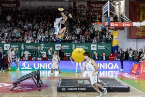 UNIQA rozszerza współpracę z Legią Kosz. Gra nabiera tempa