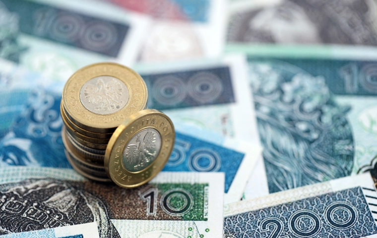 GUS: Pensje rosną, zatrudnienie spada