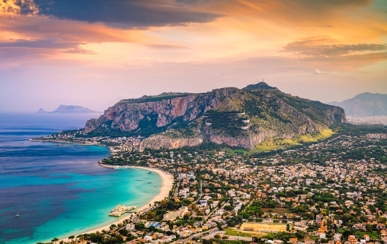 Polacy masowo rezerwują wyjazdy. Wzrost aż o 60 proc.