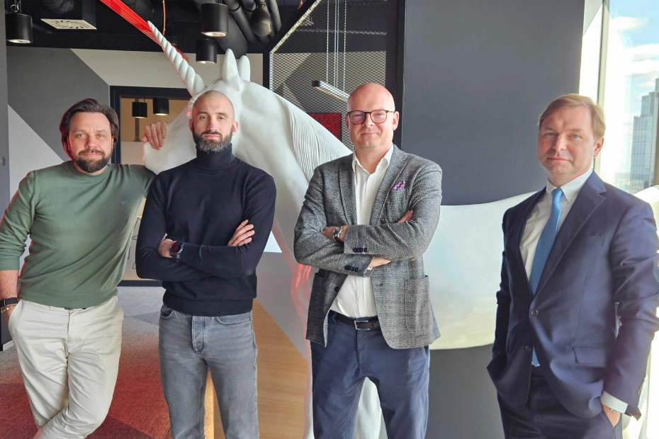 Od lewej: Maciej Marszałek, Jędrzej Iwaszkiewicz, Marek Tomczuk (CEO), Dominik Wieliński