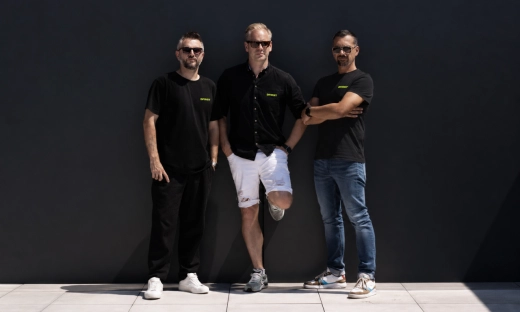 Wirtualny zespół kreatywny w panelu sklepu, czyli DFIRST AI wchodzi do Shopera. Co to oznacza dla rynku?