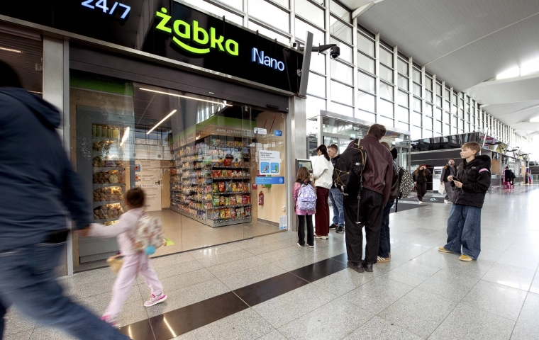 Pierwsza Żabka na lotnisku. Co z cenami?