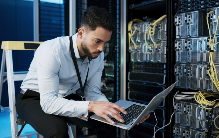 Szansa dla startupów z sektora cyberbezpieczeństwa. PARP uruchamia program „Start-ups Are Us”
