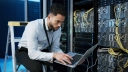 Szansa dla startupów z sektora cyberbezpieczeństwa. PARP uruchamia program „Start-ups Are Us”