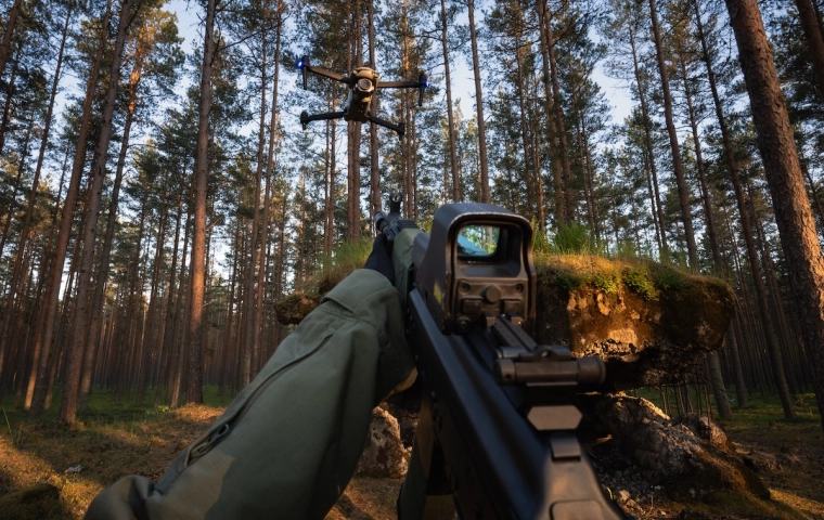 Unijne miliardy napędzają polską armię. Zbrojeniówka czeka na 100 mld zł i rusza z produkcją "Potwora z Tarnowa"