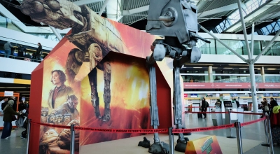 Lotnisko Chopina ponownie otworzyło bramy do odległej galaktyki. Star Wars powrócił do Warszawy