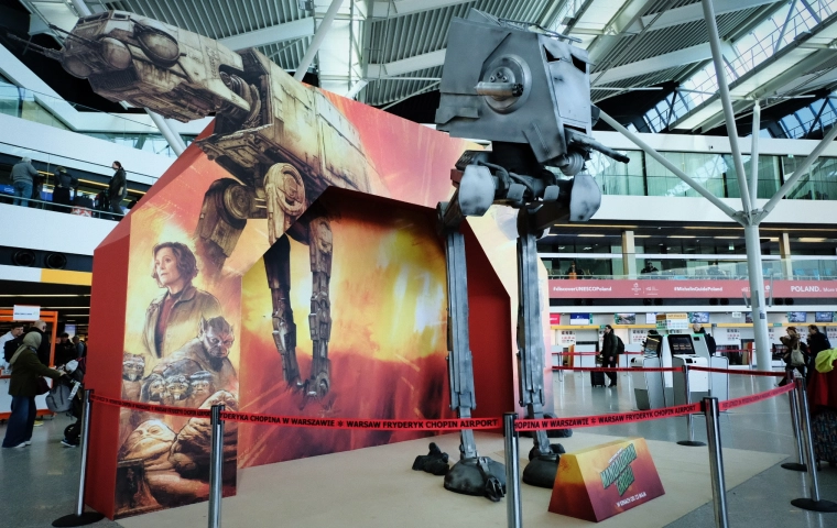 Lotnisko Chopina ponownie otworzyło bramy do odległej galaktyki. Star Wars powrócił do Warszawy