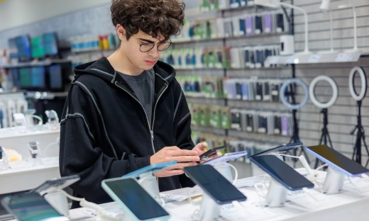 Smartfony i laptopy z nową unijną opłatą. Rząd obiecuje 200 milionów dla artystów