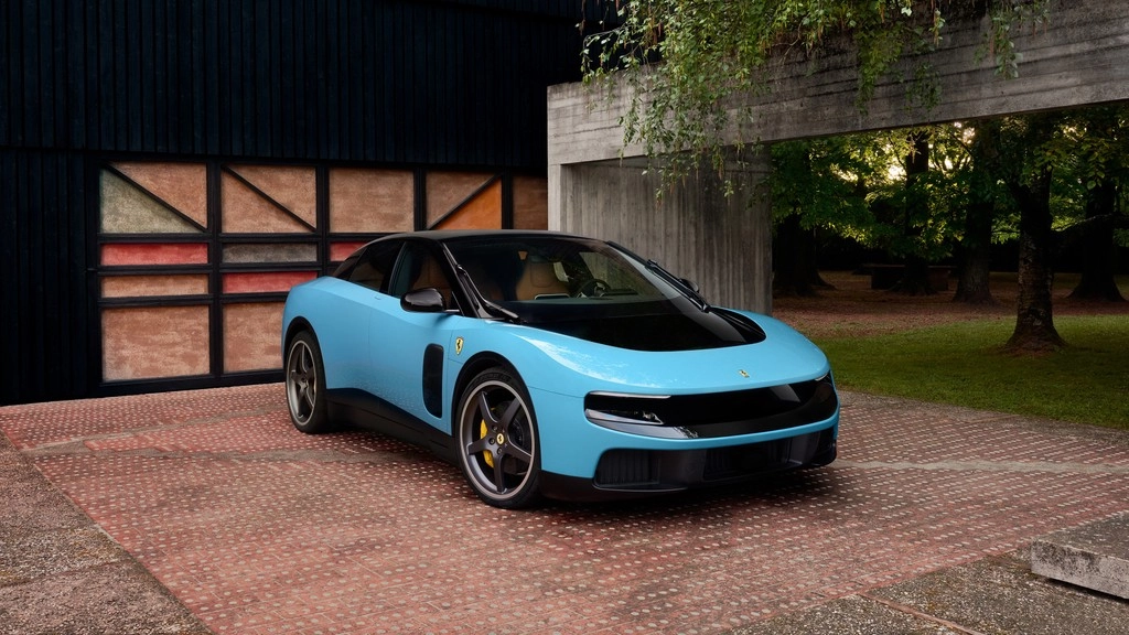 Ferrari Luce: elektryczny koń z Maranello i największy test marki od dekad