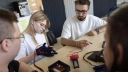 Inżynieria może uczyć wrażliwości. Niezwykły projekt studentów z Podlasia pokazuje, jak żyje się z Parkinsonem