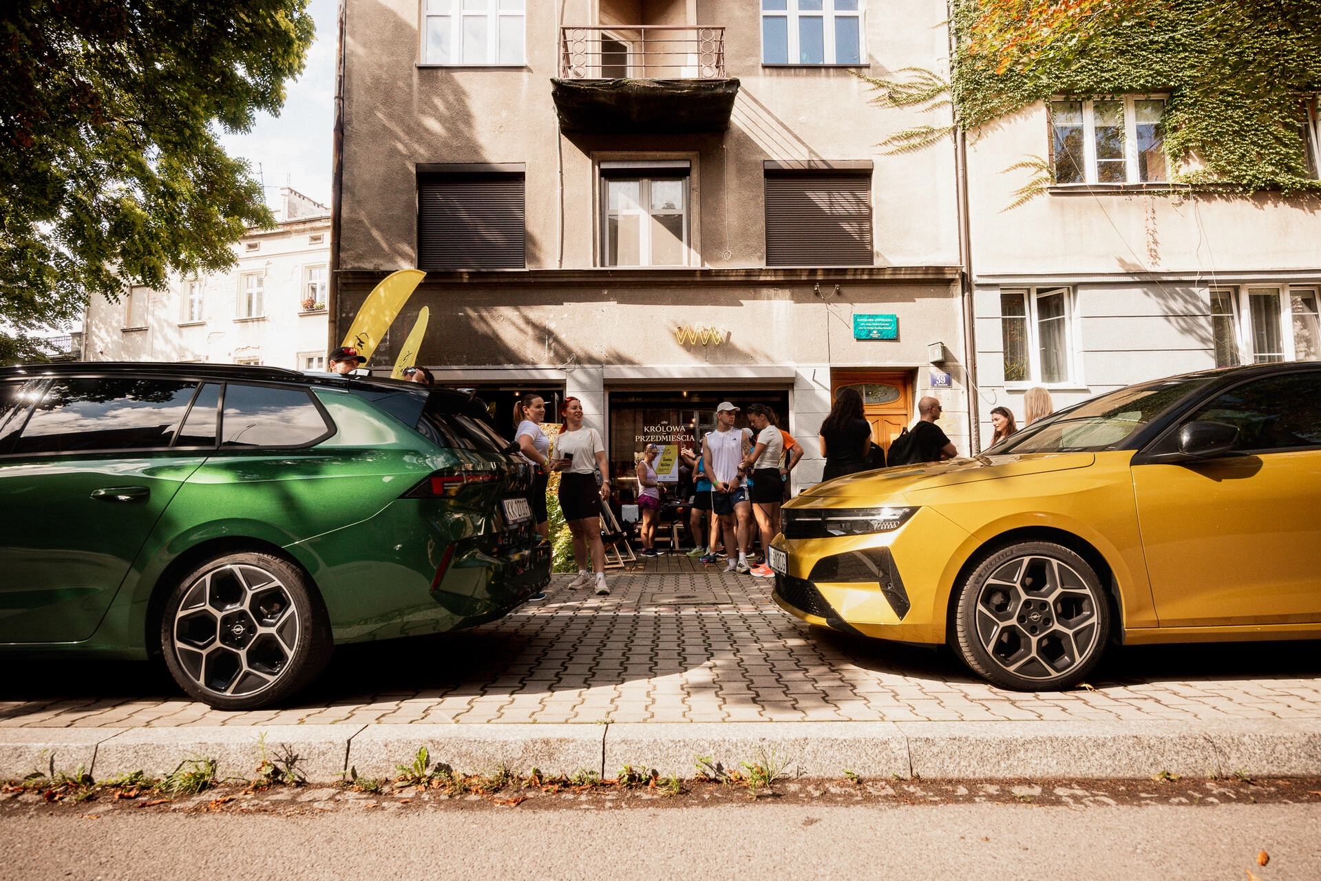 Biznesowy sprint z nowym Oplem Astrą. Relacja z wyjątkowego wydarzenia Astra Morning Run Club