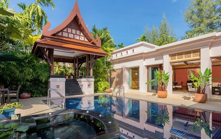 Wakacje CEO w Tajlandii. Polacy spędzają urlop na Phuket i zostają na zawsze