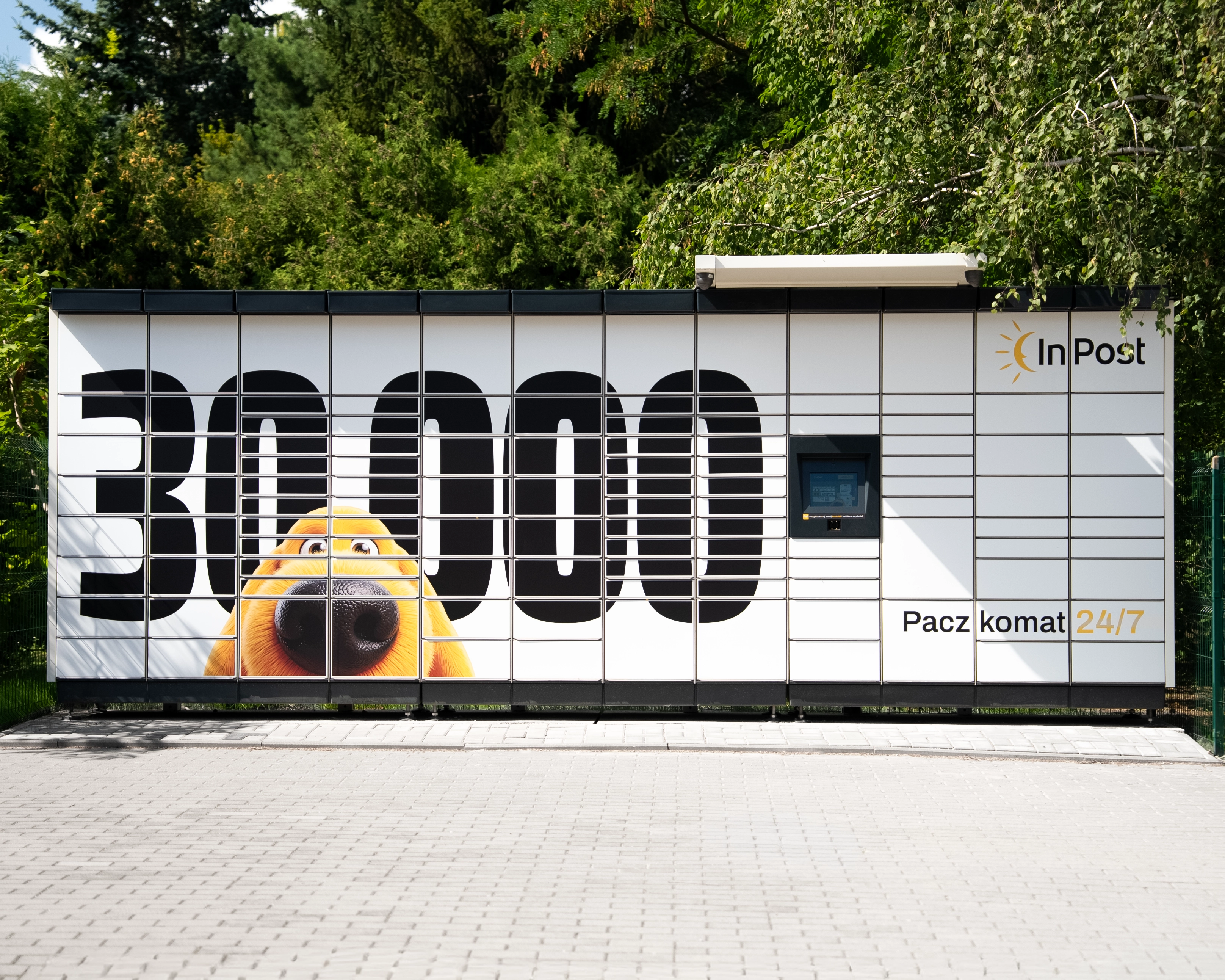 InPost przebił barierę 100 tys. punktów. Paczkomaty rosną w Europie szybciej niż zyski