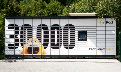 InPost przebił barierę 100 tys. punktów. Paczkomaty rosną w Europie szybciej niż zyski