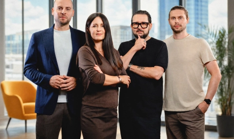 Już nie trzeba iść na casting, by pojawić się w reklamie. Nowa polska platforma płaci za wizerunek w produkcjach AI