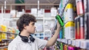 Weryfikacja wieku potrwa mniej niż 16 sekund. Polski startup połączył kasy samoobsługowe z mObywatelem