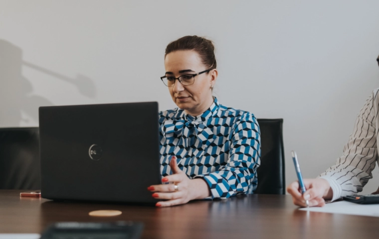 Druga para oczu kosztuje mniej, niż jeden błąd. Dlaczego rośnie znaczenie zewnętrznego nadzoru księgowego?