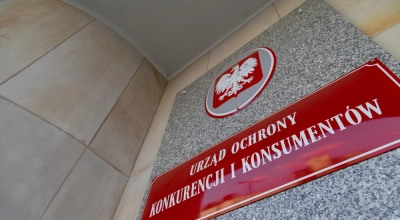 147 mln zł kar dla ING, Erste, Banku Pocztowego i Plus Banku. Ich klienci mogli tracić na zapisach dających wolną rękę w podnoszeniu opłat
