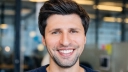 Polak w jednym rankingu z szefem Google DeepMind i twórcą ElevenLabs. Jego AI sprawdza wniosek o kredyt w 5 minut