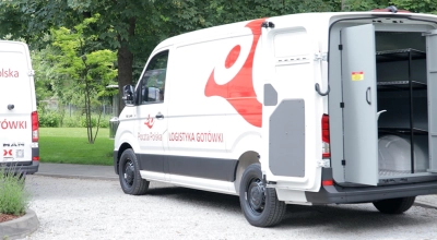 Poczta Polska przejmuje obsługę bankomatów. Podpisała umowę z gigantem