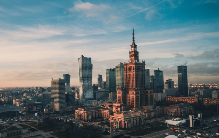 Warszawa z rekordowym wzrostem inwestycji w nieruchomości