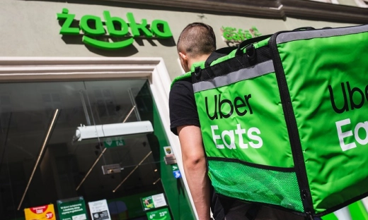 Uber Eats dowiezie zakupy z Żabki do domu. Rusza nowa usługa