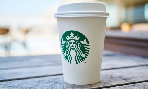 Kawa Starbucks w polskich sklepach. To efekt współpracy z Nestle