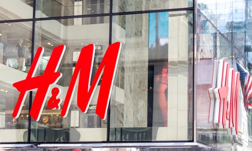 H&M zlikwiduje setki sklepów. Firma przestawi się na e-commerce