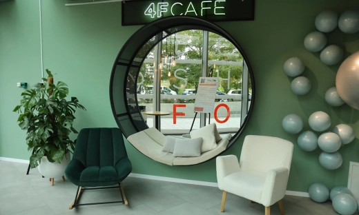 4FCAFE otwarte w Warszawie. To połączenie kawiarni, showroomu i sklepu