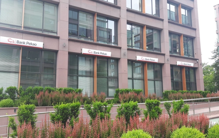 Bank Pekao sprzedaje dom inwestycyjny Xelion