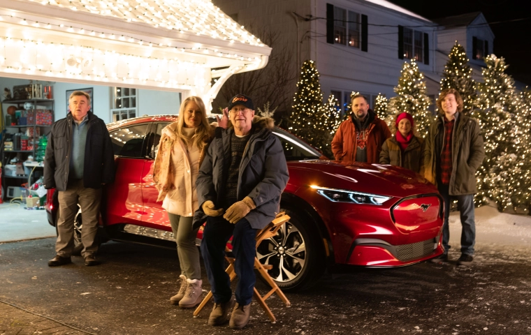 Wracają Griswoldowie! Ford reklamuje Mustanga i przerabia słynną świąteczną komedię