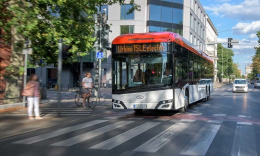 Raport Elektromobilność. Polska stoi autobusami i bateriami