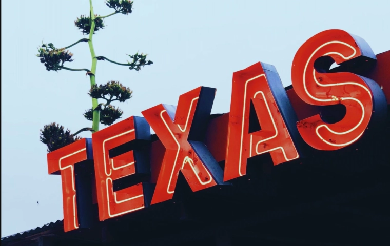 Salesforce oferuje pracownikom pomoc w przeniesieniu się poza Teksas. Powodem prawo aborcyjne